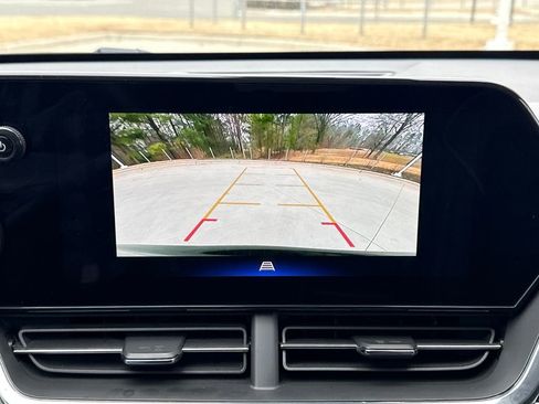 Used 2025 Chevrolet Trax ACTIV w/ Sunroof Package image 24