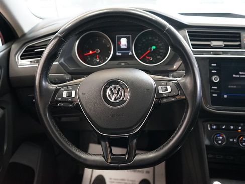 Used 2018 Volkswagen Tiguan SE w/ Front Fog Lights Package FWD image 28