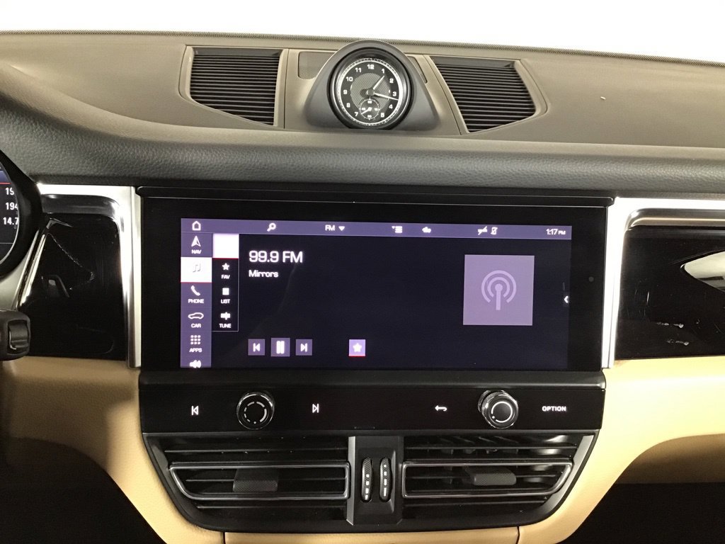 Certified 2023 Porsche Macan Turbo AWD/4WD image 34