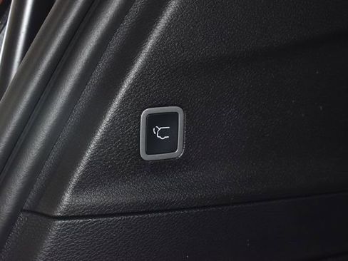 New 2026 Chrysler Pacifica Select FWD image 34