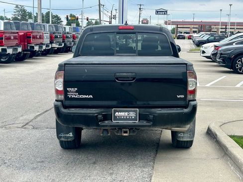 Used 2014 Toyota Tacoma 4x4 Double Cab w/ TRD Sport Package image 5