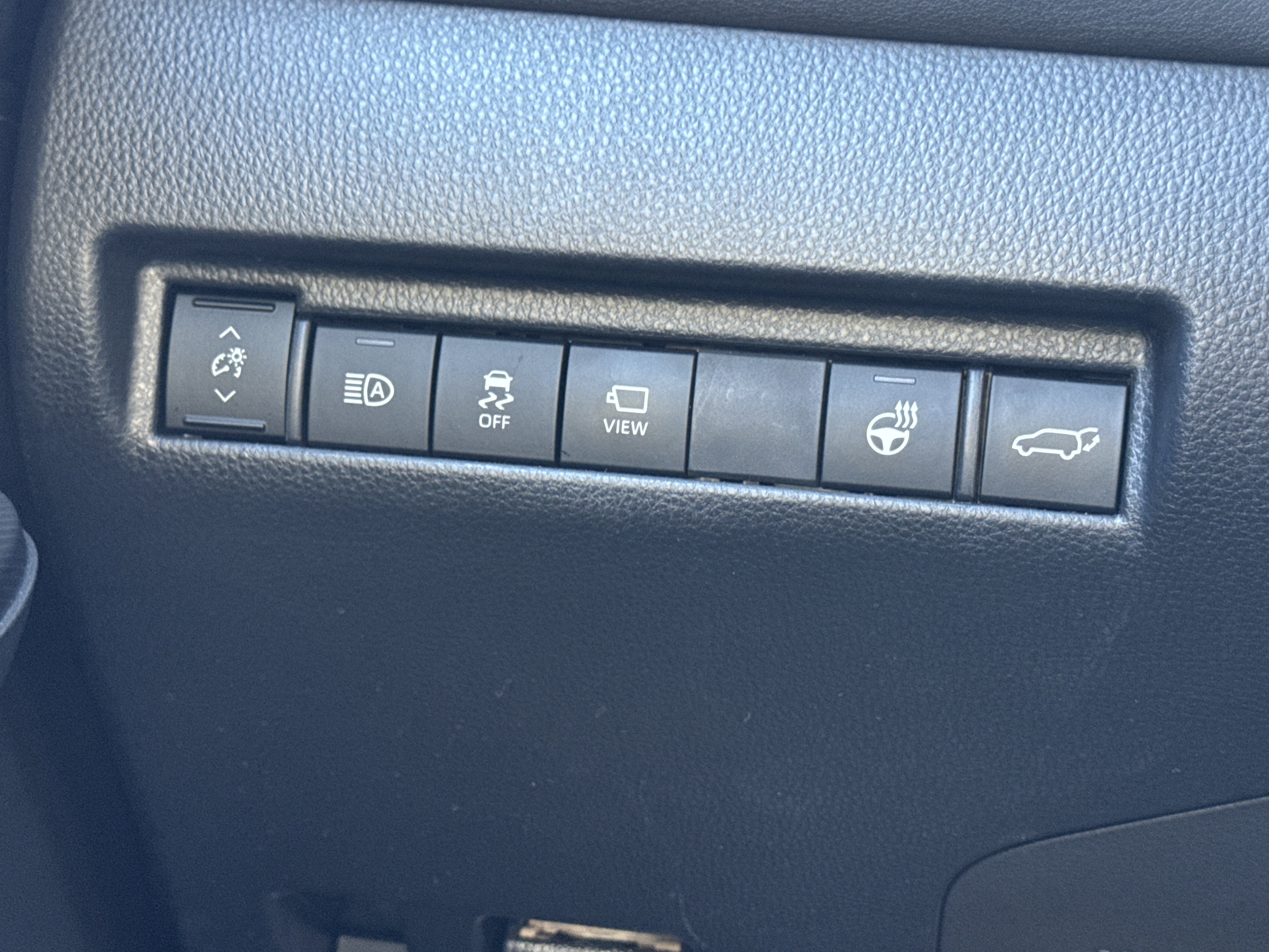 Used 2023 Toyota Venza Limited AWD/4WD image 9