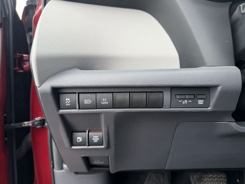 Used 2024 Toyota Sienna XLE w/ XLE Plus Package AWD/4WD image 18