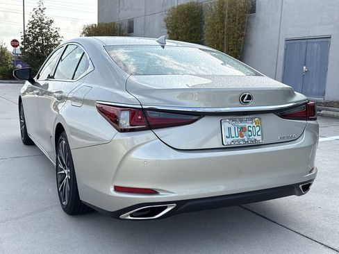 Used 2025 Lexus ES 350 w/ Premium Package FWD image 10