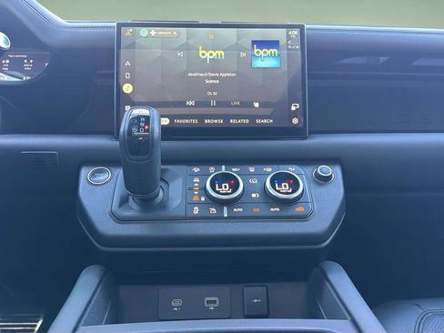 Used 2023 Land Rover Defender 90 V8 image 8