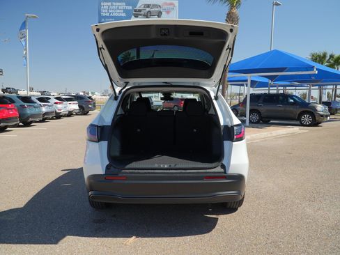 Certified 2026 Honda HR-V LX image 7