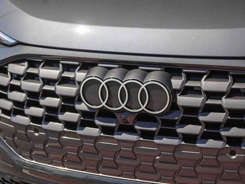 Certified 2025 Audi Q5 Premium w/ Convenience Package AWD/4WD image 12