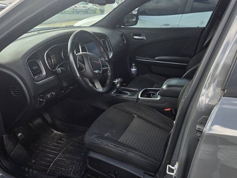 Used 2018 Dodge Charger SXT Plus RWD image 4