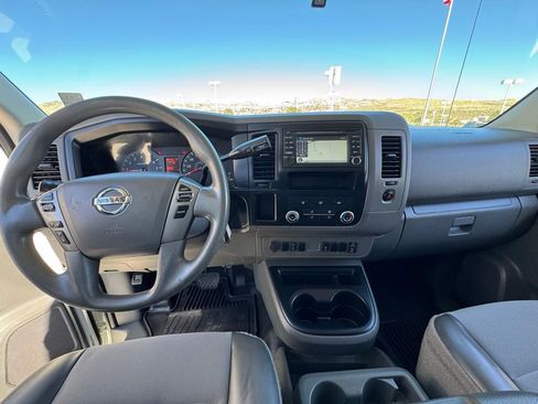 Used 2015 Nissan NV 2500 SL w/ Technology Package image 14