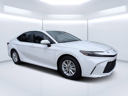 Used 2025 Toyota Camry LE FWD image 1