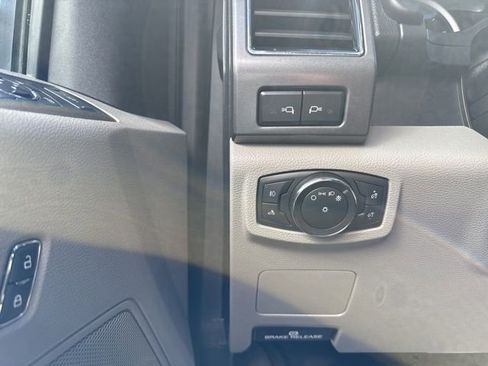 Used 2021 Ford F250 XLT w/ XLT Premium Package image 12