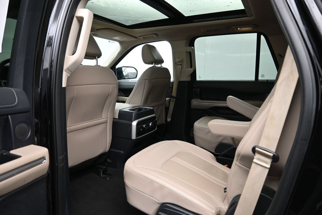 Used 2024 Ford Expedition Limited AWD/4WD image 24