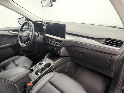 Used 2025 Ford Escape Platinum image 39