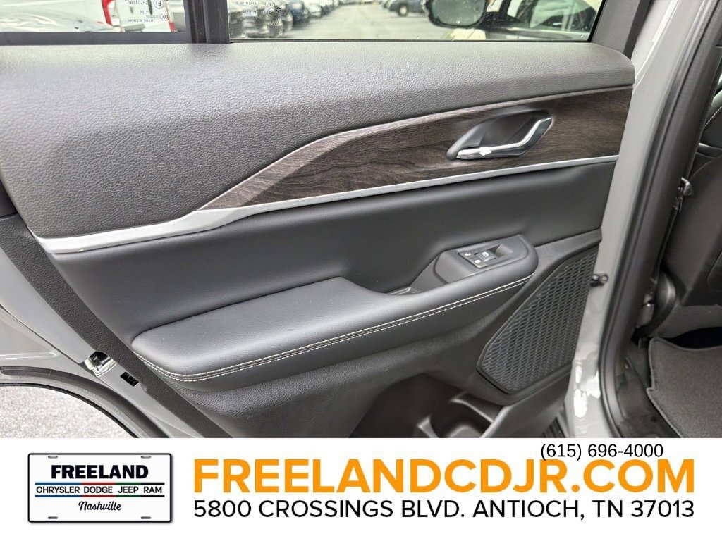 New 2027 Jeep Grand Cherokee Altitude AWD/4WD image 13