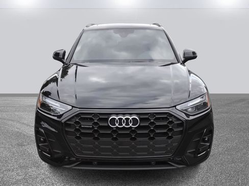 Certified 2025 Audi Q5 2.0T Premium w/ Convenience Plus Package image 2