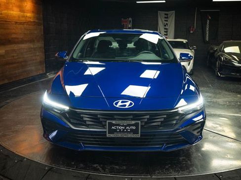 Used 2024 Hyundai Elantra SEL w/ Convenience Package FWD image 4
