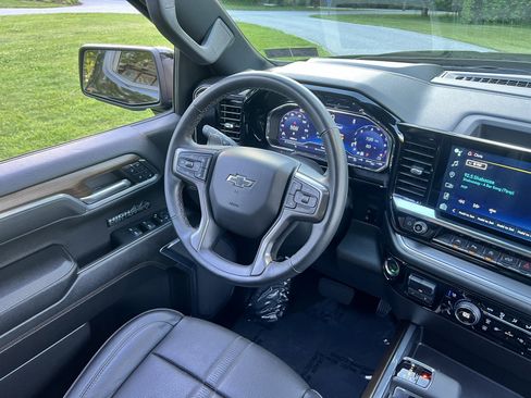 Used 2024 Chevrolet Silverado 1500 High Country w/ Midnight Edition AWD/4WD image 14
