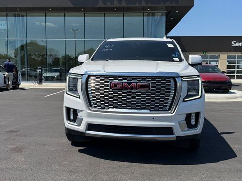 Used 2021 GMC Yukon Denali image 2