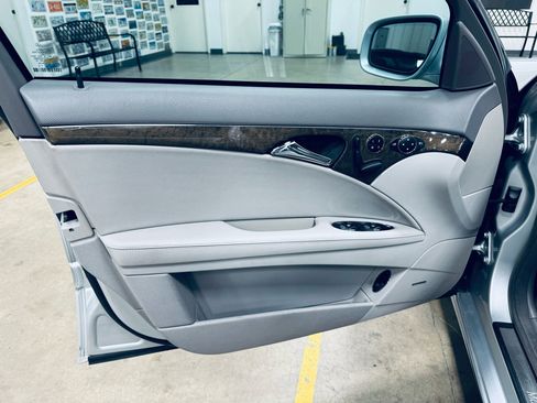 Used 2008 Mercedes-Benz E 350 Sedan image 28