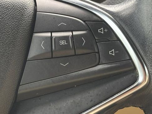 Used 2019 Cadillac XT5 FWD image 15