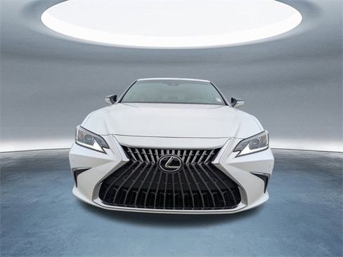 Certified 2023 Lexus ES 300h w/ Premium Package image 9