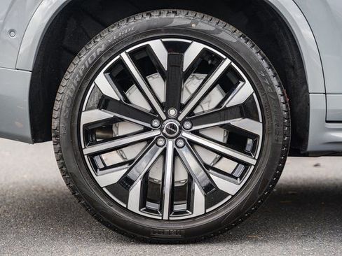 New 2026 Volvo XC90 B6 Plus w/ Protection Package Premier image 17