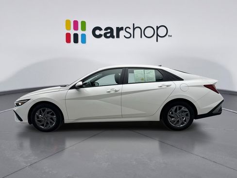 Used 2024 Hyundai Elantra SEL image 2
