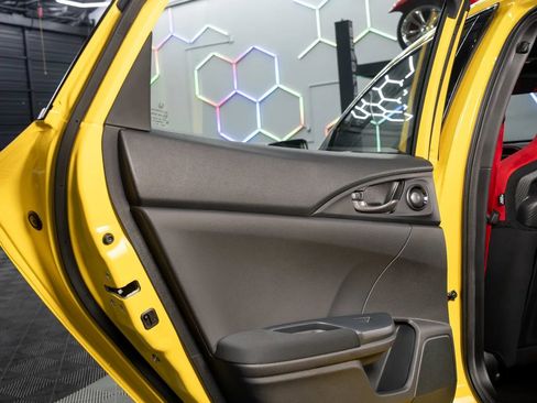 Used 2021 Honda Civic Type R Limited image 16