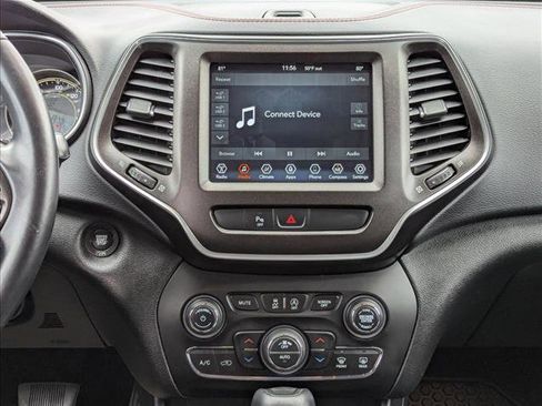 Used 2020 Jeep Cherokee Trailhawk image 15