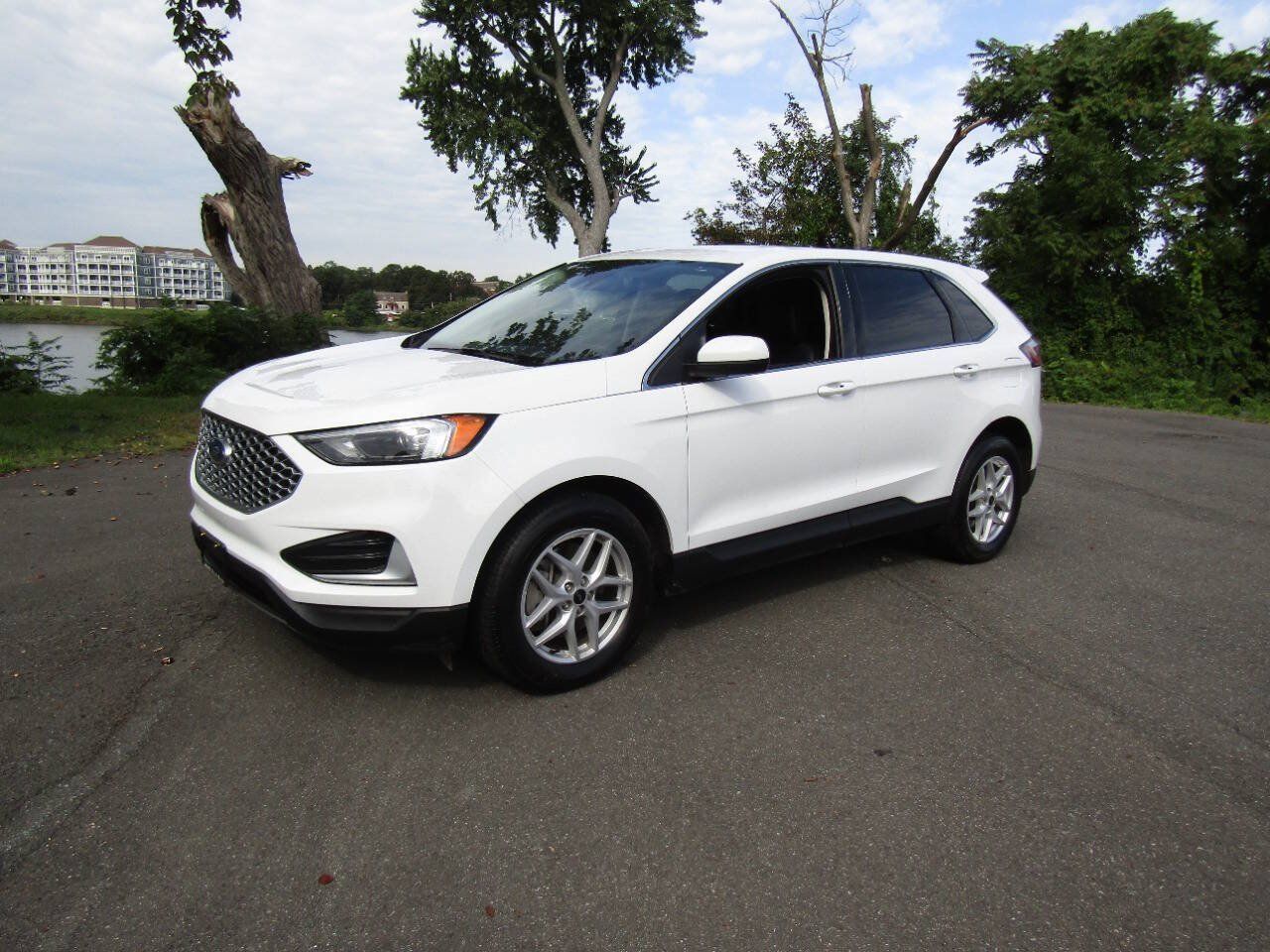 Used 2024 Ford Edge SEL AWD/4WD image 35