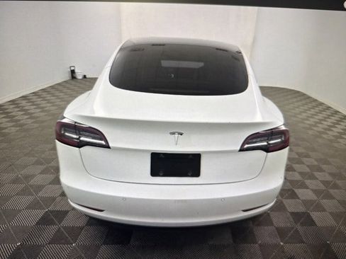 Used 2021 Tesla Model 3 Standard Range image 5