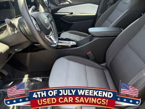 Used 2024 Chevrolet Trax LT w/ Driver Confidence Package FWD image 18