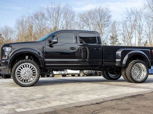 Used 2022 Ford F450 Limited w/ FX4 Off-Road Package image 4