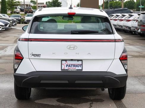 New 2026 Hyundai Kona SE FWD image 4