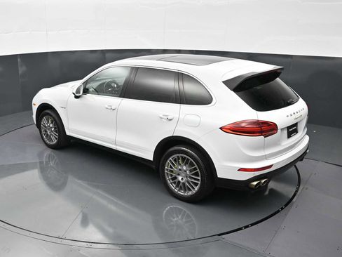 Used 2015 Porsche Cayenne S AWD/4WD image 28