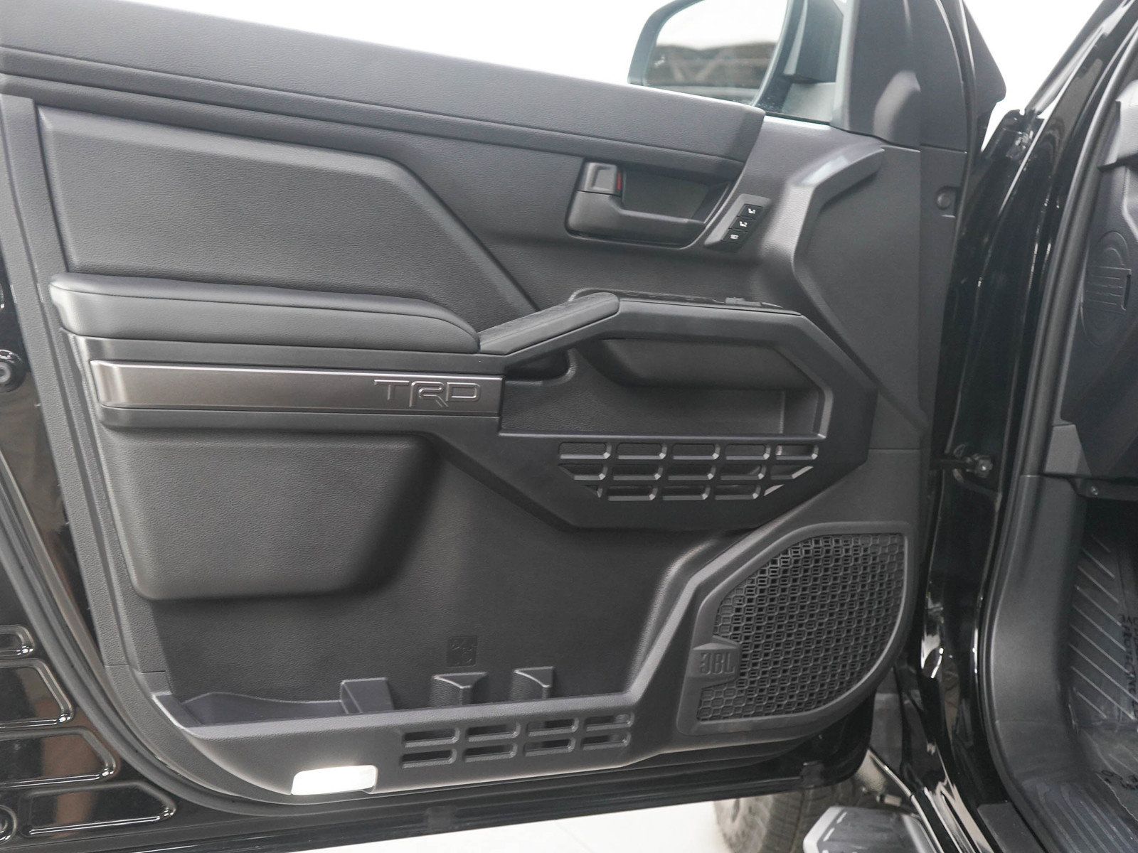 Used 2025 Toyota 4Runner TRD Off-Road Premium w/ Tow Technology Package AWD/4WD image 19