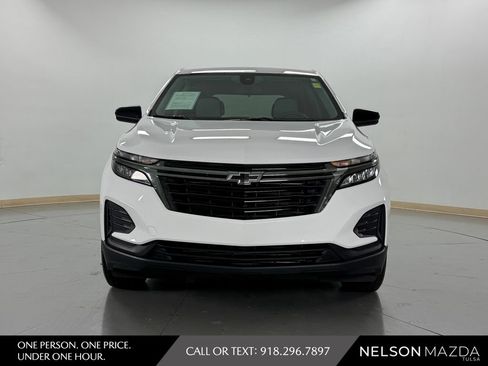 Used 2023 Chevrolet Equinox LS w/ LS Convenience Package FWD image 2