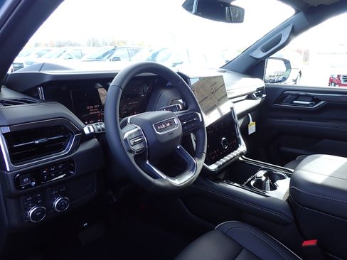 New 2026 GMC Yukon Elevation image 17