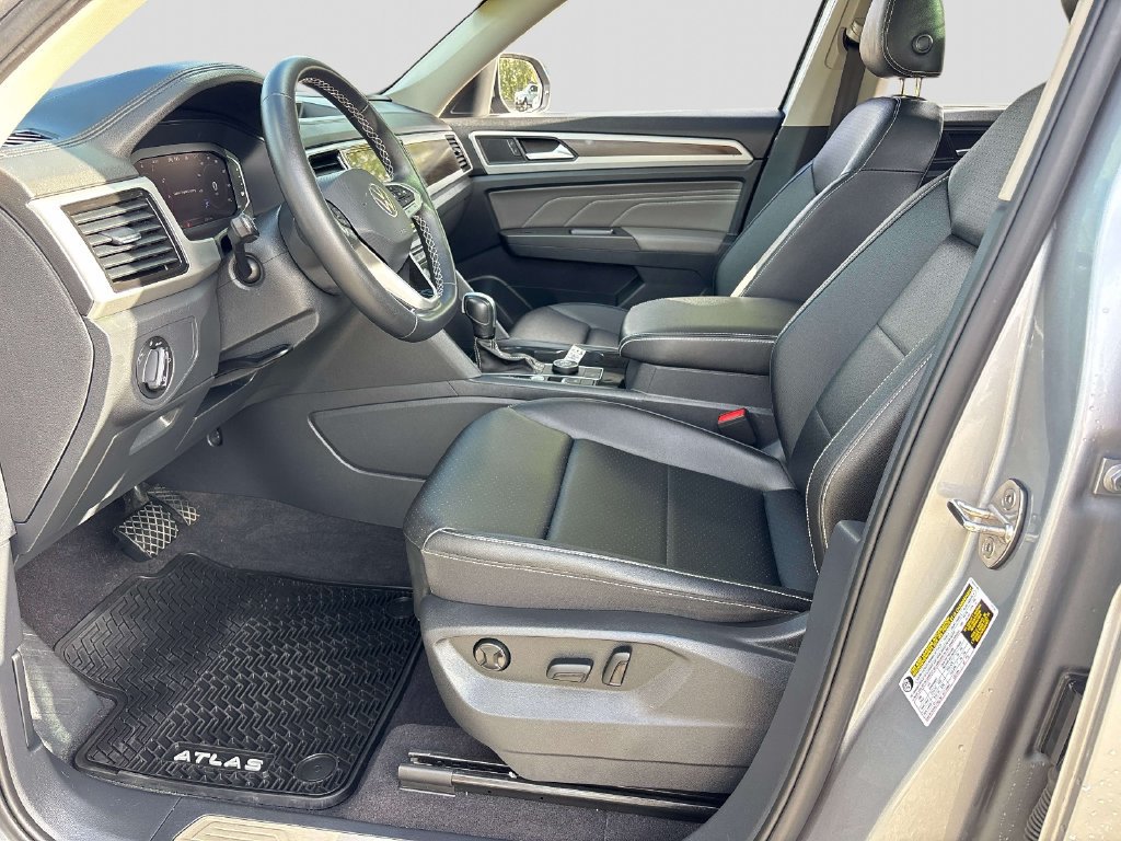 Certified 2023 Volkswagen Atlas SE w/ Panoramic Sunroof Package AWD/4WD image 12