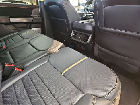 Used 2024 Ford F350 Platinum image 11