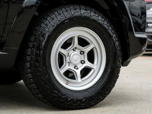 Used 2011 Toyota 4Runner SR5 RWD image 60