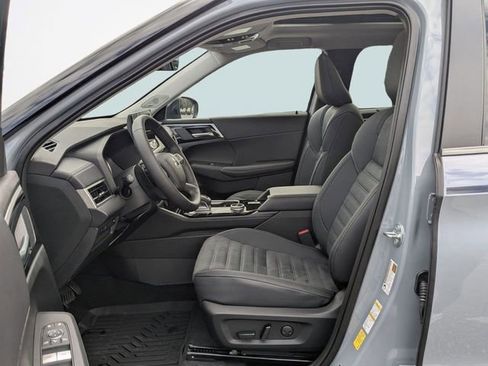 New 2026 Mitsubishi Outlander AWD image 19