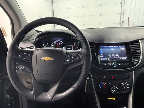 Used 2021 Chevrolet Trax LS w/ Tint and Cruise Package AWD/4WD image 33