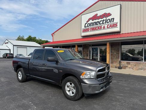 Used 2019 RAM 1500 Classic SLT AWD/4WD image 2