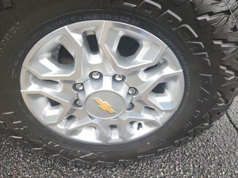 Used 2024 Chevrolet Silverado 3500 W/T image 10