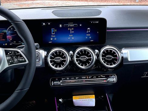 New 2026 Mercedes-Benz GLB 250 4MATIC image 9