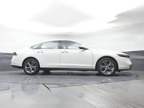 Used 2023 Honda Accord EX image 30