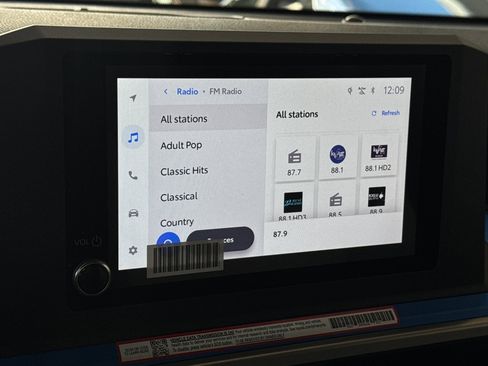 Used 2025 Toyota 4Runner TRD Off-Road image 25