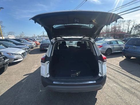 Used 2021 Nissan Rogue SV FWD image 16