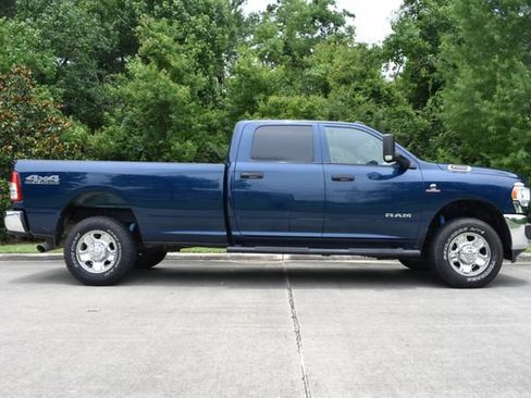 Used 2022 RAM 2500 Tradesman w/ Chrome Appearance Group AWD/4WD image 7